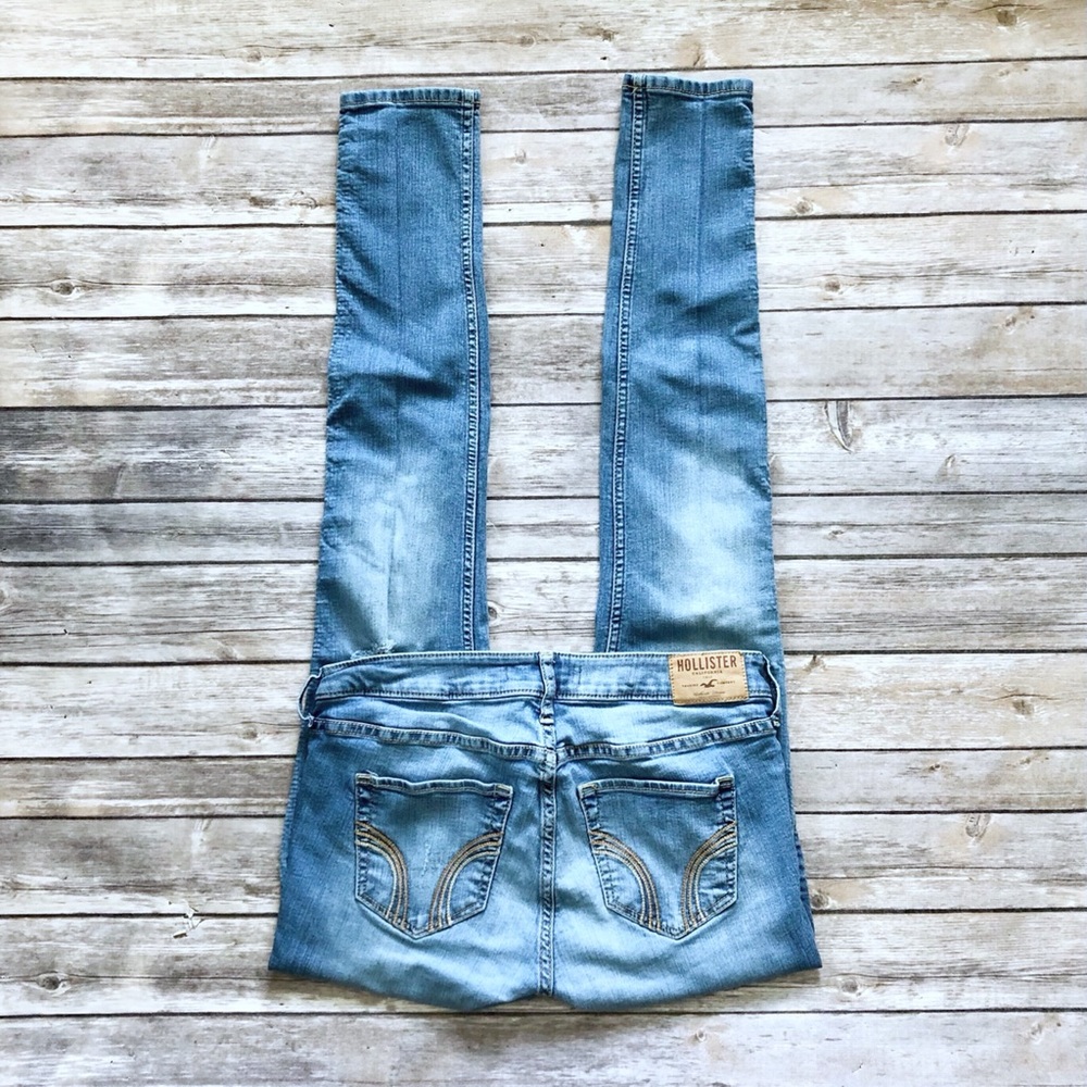 Hollister Light Wash Distressed Skinny Jeans - Picture 6 of 8